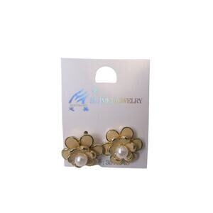 Huimei Gold Faux Pearl Flower Stud Earrings Boho Chic‎